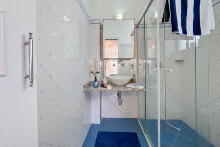 Apartamento para alugar com 200m², 3 quartos e 1 vaga Apartamento para alugar com 200m², 3 quartos e 1 vagaBanheiro da Suíte 2