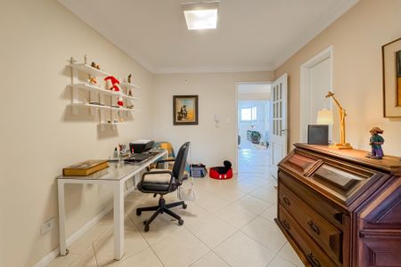 Apartamento para alugar com 200m², 3 quartos e 1 vaga Apartamento para alugar com 200m², 3 quartos e 1 vagaSala - Entrada