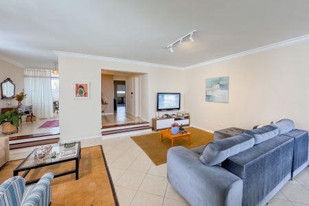 Apartamento para alugar com 200m², 3 quartos e 1 vaga Apartamento para alugar com 200m², 3 quartos e 1 vagaSala