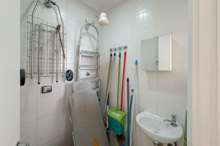 Apartamento para alugar com 200m², 3 quartos e 1 vaga Apartamento para alugar com 200m², 3 quartos e 1 vagaBanheiro de serviço