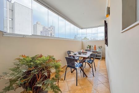 Apartamento para alugar com 200m², 3 quartos e 1 vaga Apartamento para alugar com 200m², 3 quartos e 1 vagaVaranda da Sala