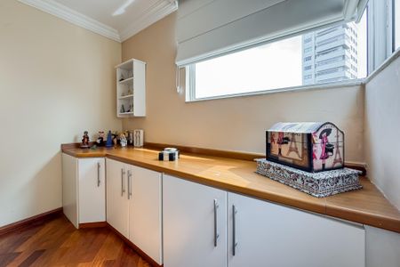 Apartamento para alugar com 200m², 3 quartos e 1 vaga Apartamento para alugar com 200m², 3 quartos e 1 vagaSuíte 3