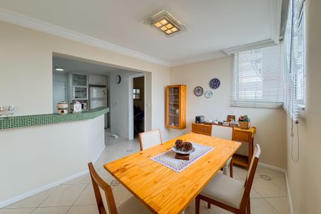 Apartamento para alugar com 200m², 3 quartos e 1 vaga Apartamento para alugar com 200m², 3 quartos e 1 vagaCozinha