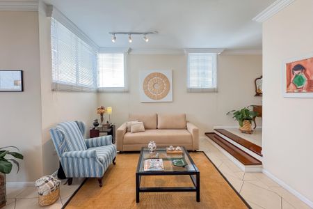 Apartamento para alugar com 200m², 3 quartos e 1 vaga Apartamento para alugar com 200m², 3 quartos e 1 vagaSala