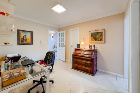 Apartamento para alugar com 200m², 3 quartos e 1 vaga Apartamento para alugar com 200m², 3 quartos e 1 vagaSala - Entrada