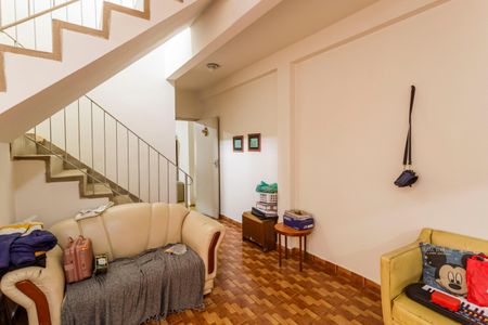 Casa à venda com 500m², 3 quartos e 2 vagas Casa à venda com 500m², 3 quartos e 2 vagasSala