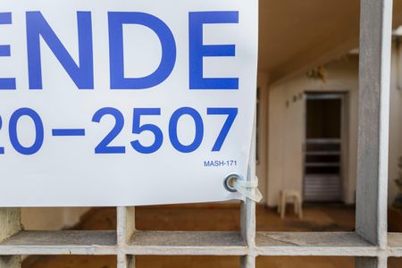 Casa à venda com 500m², 3 quartos e 2 vagas Casa à venda com 500m², 3 quartos e 2 vagasPlaca