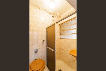 Casa à venda com 500m², 3 quartos e 2 vagas Casa à venda com 500m², 3 quartos e 2 vagasBanheiro de Serviço