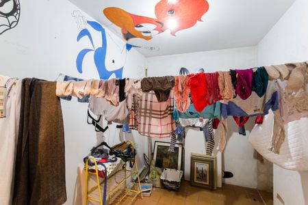 Casa à venda com 500m², 3 quartos e 2 vagas Casa à venda com 500m², 3 quartos e 2 vagasQuarto de Serviço