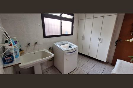 Casa à venda com 282m², 4 quartos e 3 vagasÁrea de Serviço