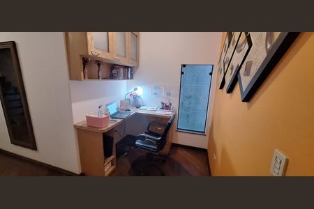 Casa à venda com 282m², 4 quartos e 3 vagasEscritório  2