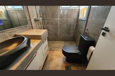 Apartamento à venda com 242m², 3 quartos e 4 vagasBanheiro da Suíte