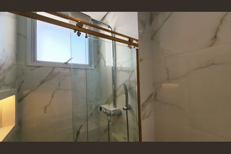 Apartamento à venda com 242m², 3 quartos e 4 vagasBanheiro da Suíte 2