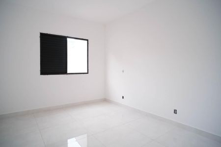 Casa à venda com 79m², 2 quartos e 2 vagasSuíte 2