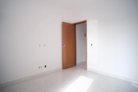 Casa à venda com 79m², 2 quartos e 2 vagasSuíte 1