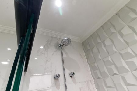 Apartamento à venda com 134m², 3 quartos e 2 vagasBanheiro da Suíte 1 - chuveiro