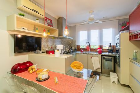 Casa de condomínio à venda com 382m², 3 quartos e 2 vagasCozinha