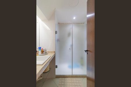 Casa de condomínio à venda com 382m², 3 quartos e 2 vagasBanheiro Social 1