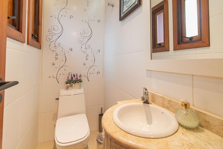 Casa de condomínio à venda com 382m², 3 quartos e 2 vagasLavabo