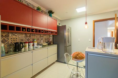 Casa de condomínio à venda com 382m², 3 quartos e 2 vagasCozinha