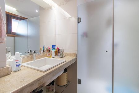 Casa de condomínio à venda com 382m², 3 quartos e 2 vagasBanheiro Social 1