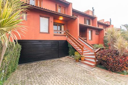 Casa de condomínio à venda com 382m², 3 quartos e 2 vagasFachada