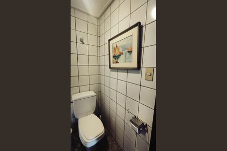 Casa à venda com 1850m², 2 quartos e 4 vagas Casa à venda com 1850m², 2 quartos e 4 vagasBanheiro do Quarto 2