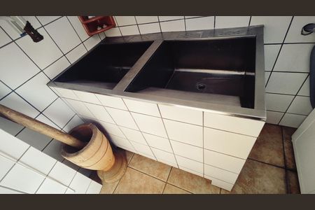 Casa à venda com 1850m², 2 quartos e 4 vagas Casa à venda com 1850m², 2 quartos e 4 vagasÁrea de Serviço