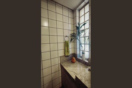 Casa à venda com 1850m², 2 quartos e 4 vagas Casa à venda com 1850m², 2 quartos e 4 vagasBanheiro do Quarto 2