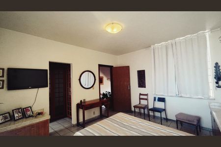 Casa à venda com 1850m², 2 quartos e 4 vagas Casa à venda com 1850m², 2 quartos e 4 vagasSuíte