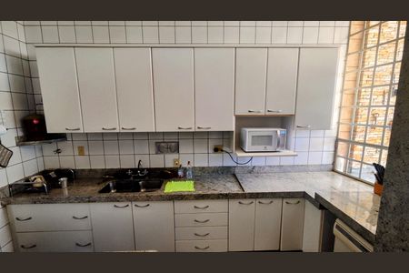 Casa à venda com 1850m², 2 quartos e 4 vagas Casa à venda com 1850m², 2 quartos e 4 vagasSala/Cozinha