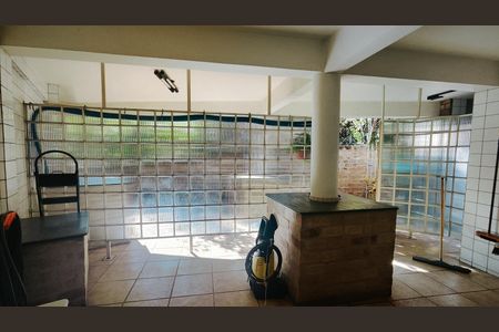 Casa à venda com 1850m², 2 quartos e 4 vagas Casa à venda com 1850m², 2 quartos e 4 vagasÁrea comum