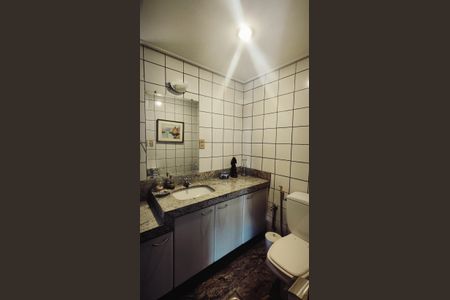 Casa à venda com 1850m², 2 quartos e 4 vagas Casa à venda com 1850m², 2 quartos e 4 vagasBanheiro do Quarto 2