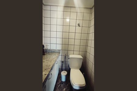 Casa à venda com 1850m², 2 quartos e 4 vagas Casa à venda com 1850m², 2 quartos e 4 vagasBanheiro do Quarto 2