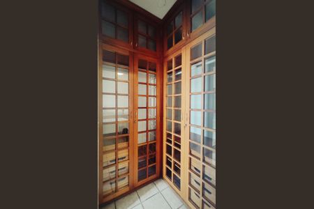 Casa à venda com 1850m², 2 quartos e 4 vagas Casa à venda com 1850m², 2 quartos e 4 vagasSuíte