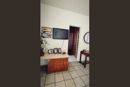 Casa à venda com 1850m², 2 quartos e 4 vagas Casa à venda com 1850m², 2 quartos e 4 vagasSuíte