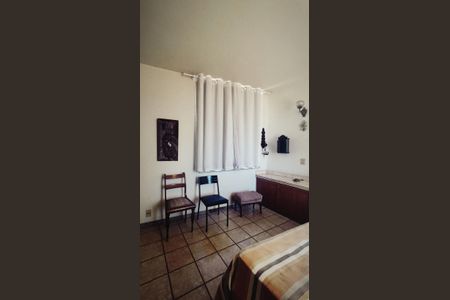 Casa à venda com 1850m², 2 quartos e 4 vagas Casa à venda com 1850m², 2 quartos e 4 vagasSuíte