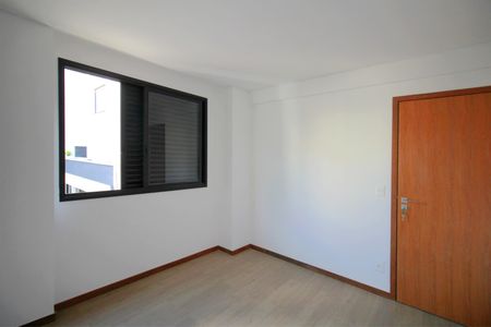 Apartamento à venda com 135m², 4 quartos e 3 vagasQuarto 4
