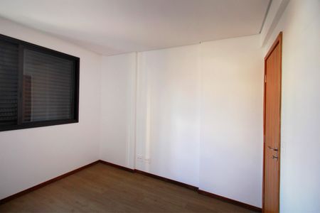 Apartamento à venda com 135m², 4 quartos e 3 vagasQuarto 3