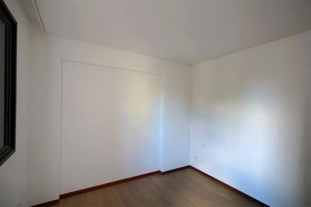 Apartamento à venda com 135m², 4 quartos e 3 vagasQuarto 4