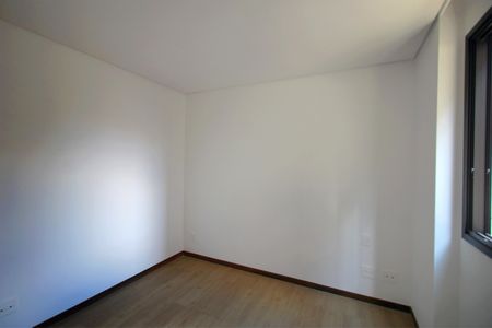 Apartamento à venda com 135m², 4 quartos e 3 vagasQuarto 3