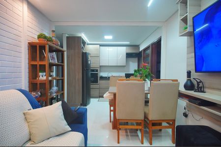 Casa à venda com 102m², 3 quartos e 3 vagasSala