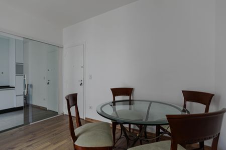 Apartamento para alugar com 75m², 2 quartos e 1 vagaSala