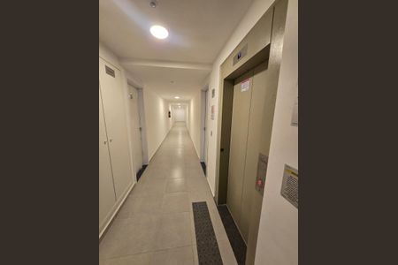 Corredor de apartamento à venda com 2 quartos, 58m² em Taquara, Rio de Janeiro