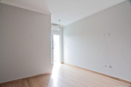 Casa à venda com 110m², 3 quartos e 2 vagas Casa à venda com 110m², 3 quartos e 2 vagasSuíte