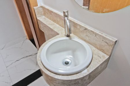 Casa à venda com 110m², 3 quartos e 2 vagas Casa à venda com 110m², 3 quartos e 2 vagasLavabo