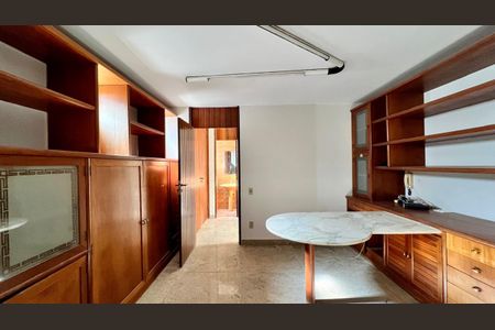 Apartamento à venda com 380m², 5 quartos e 3 vagasQuarto 3