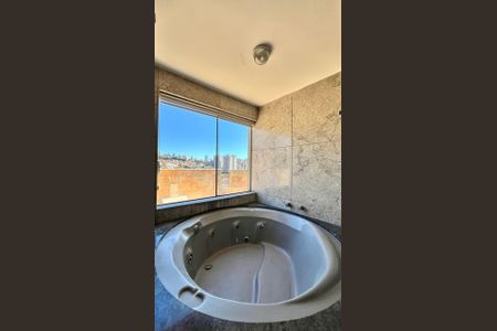 Apartamento à venda com 380m², 5 quartos e 3 vagasBanheiro do Quarto 4