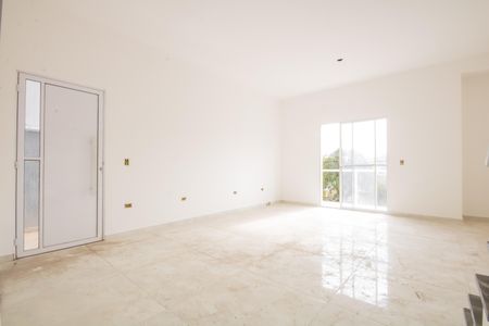 Casa à venda com 160m², 3 quartos e 4 vagas Casa à venda com 160m², 3 quartos e 4 vagasSala