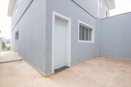 Casa à venda com 160m², 3 quartos e 4 vagas Casa à venda com 160m², 3 quartos e 4 vagasQuintal